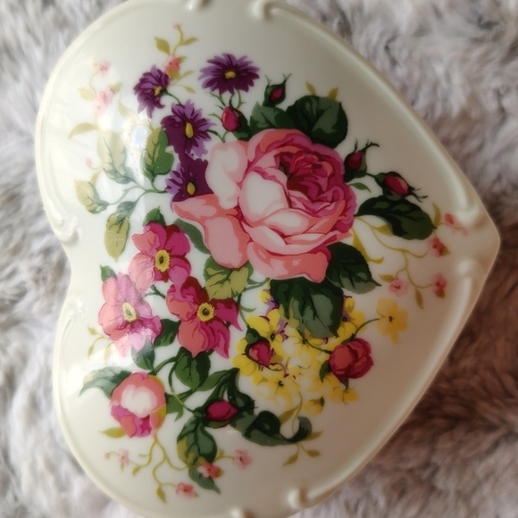 Musical Heart Trinket Jewelry Music Porcelain Floral Box - Picture 10 of 14